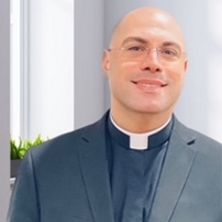 Headshot of Fr. Pedro Repollet