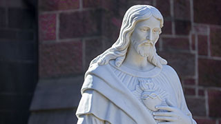 statue
